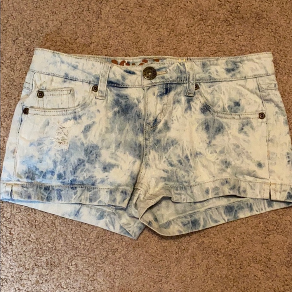 Shorts - Picture 2 of 5